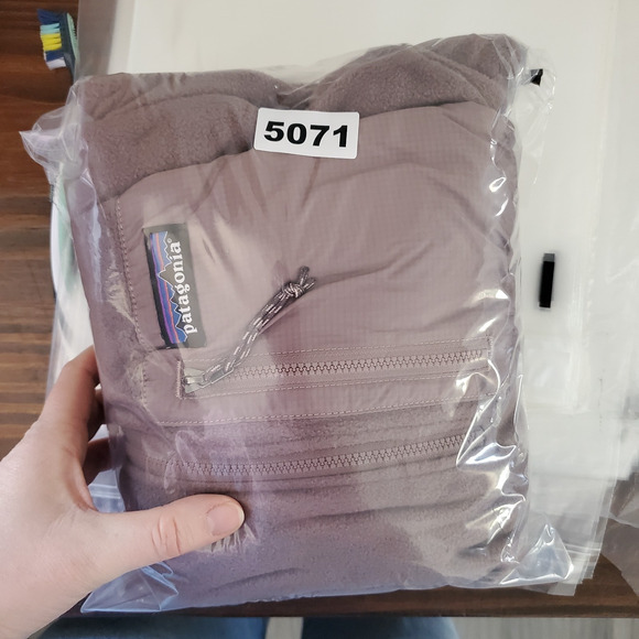 Patagonia Pullover Sweater Womens Large Quarter Zip Fleece Lightweight DUBN FA22 - Picture 8 of 8